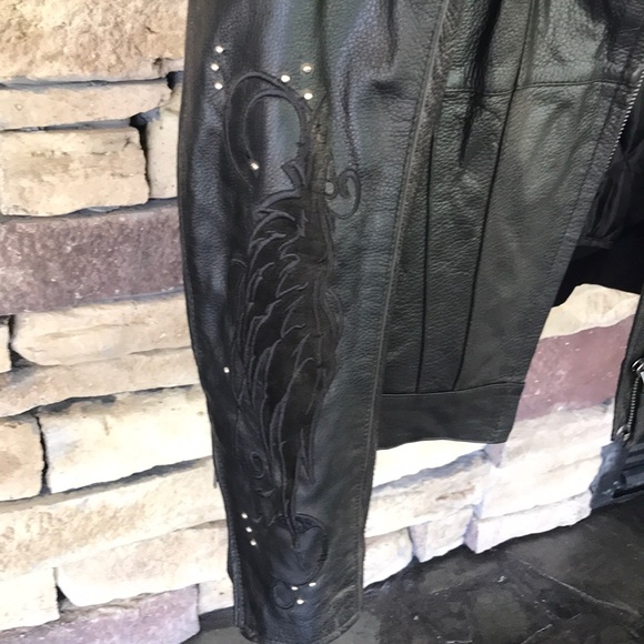 Women’s leather jacket w/2 conceal carry pockets - Picture 6 of 7